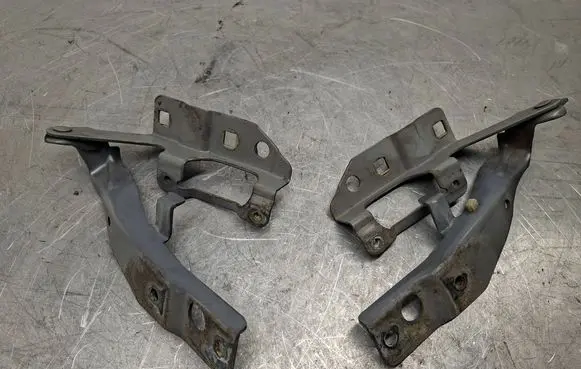 Nissan X-Trail T30 Engine bonnet/hood hinges