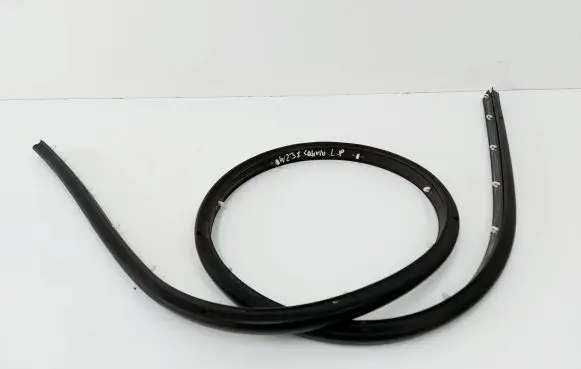 Mercedes-Benz E W238 Front door rubber seal A2387272700