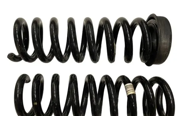 BMW M4 F82 F83 Rear coil spring 7847710 33537847710