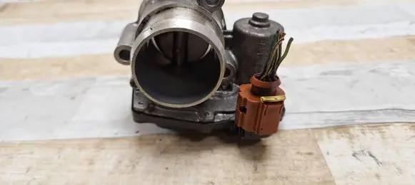 Ford Focus Throttle valve CM5G9F991 B130390754