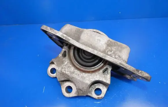 Volvo S90, V90 Engine mount vacuum valve 