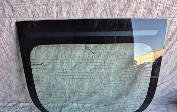 Tesla Model S Rear side window