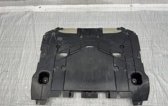 Maserati Ghibli Engine splash shield/under tray 670039641