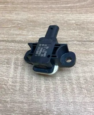 Mercedes-Benz ML W166 Airbag deployment crash/impact sensor A1668210351 56054084AA