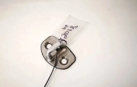 Skoda Octavia Mk2 (1Z) Rear door lock loop/hook striker 6y0837033c 1z0837033c