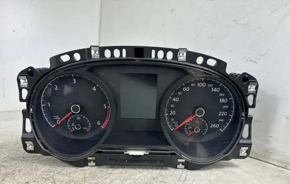 Volkswagen Golf VII Speedometer (instrument cluster) 5G0920861A 1355030151
