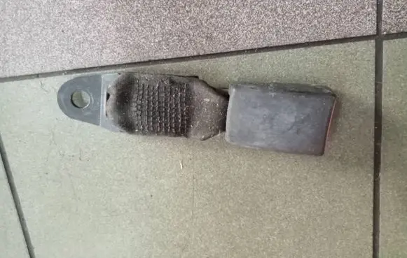 Nissan Micra Rear seatbelt buckle 88842AX411