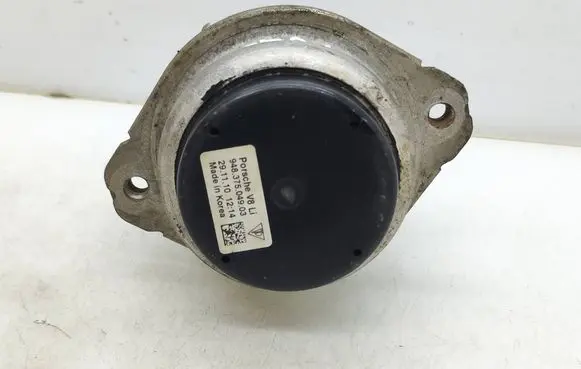 Porsche Cayenne (92A) Engine mount bracket 94837504903
