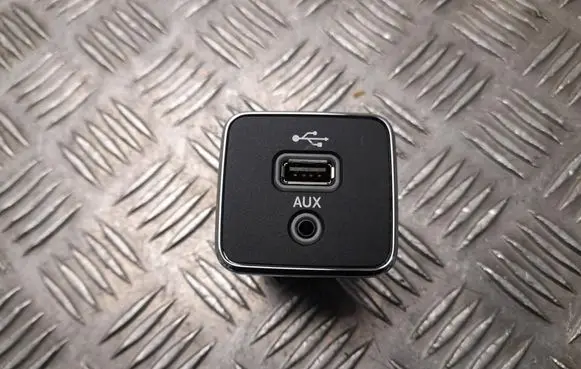 Jeep Compass AUX in-socket connector 5XG28DX9AC