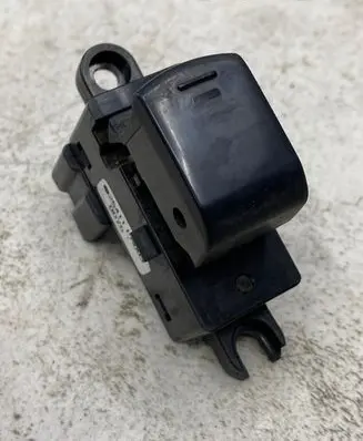 Nissan Pathfinder R51 Electric window control switch 25411EA003 0075