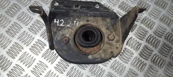 Peugeot 406 Engine mount bracket