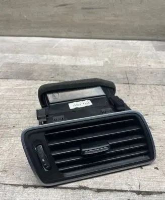 Volkswagen PASSAT B7 Dashboard side air vent grill/cover trim 3AB819702A 3112011