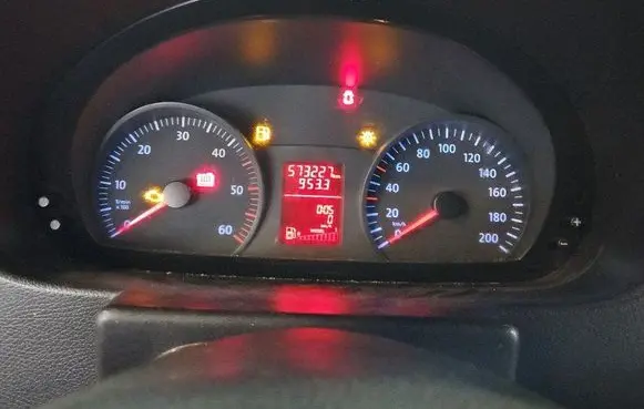Speedometer (instrument cluster)