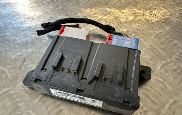 Citroen C4 II Picasso Central body control module 9812711280