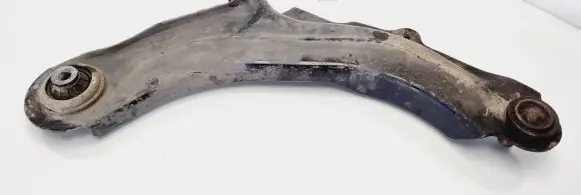 Renault Megane II Front lower control arm/wishbone 8200242025