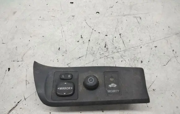 Wing mirror switch