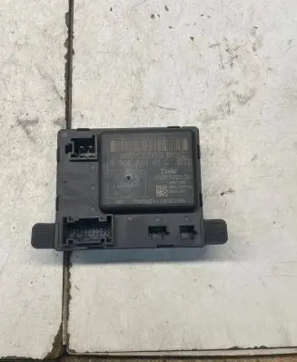 Mercedes-Benz Sprinter W906 Door control unit/module A9068204126 00005228D0