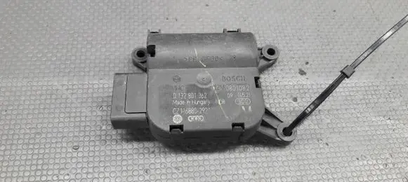 Volkswagen Golf V A/C air flow flap actuator/motor 0132801362