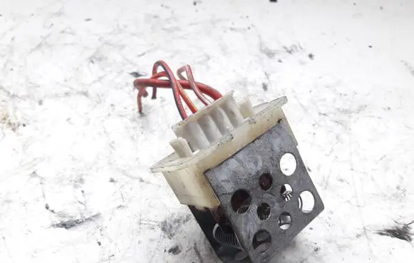 Mercedes-Benz A W168 Heater blower fan relay 