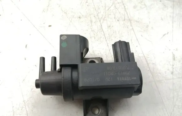 Toyota Corolla Verso AR10 Turbo solenoid valve 258190R011 70051308