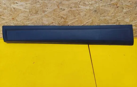 Nissan Qashqai Front door trim (molding) 808714EA0A