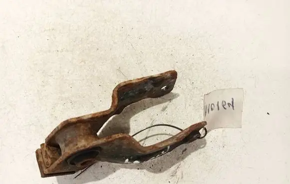 Engine mount bracket