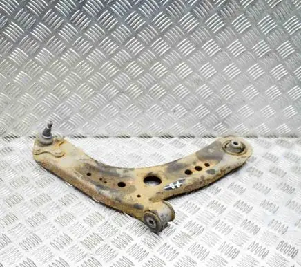 Volkswagen Golf VII Front lower control arm/wishbone