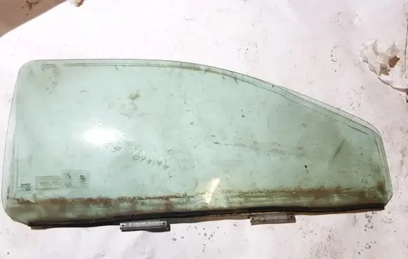 Renault Twingo I Front door window glass four-door