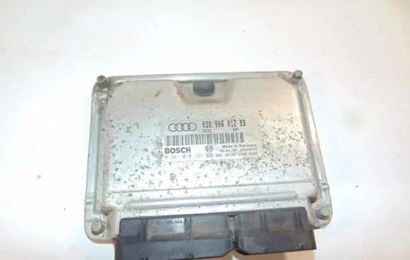 Audi A3 S3 8L Engine control unit/module 038906012BB 0281010123