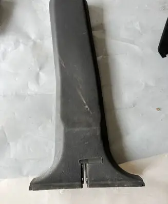 Mitsubishi Pajero (B) pillar trim (bottom) MB652905313 MB652905