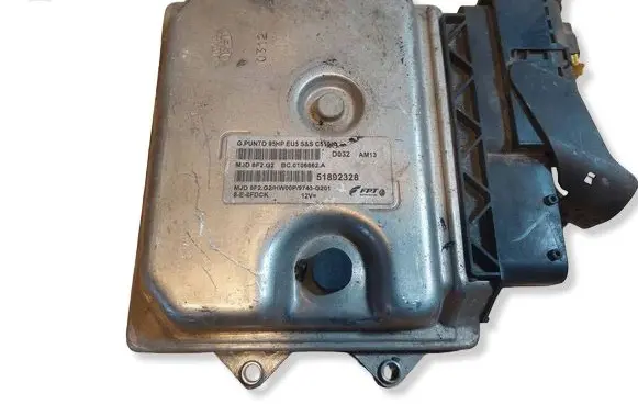 Fiat Grande Punto Engine control unit/module ECU 51892328 MJD8F2G2 HW00P