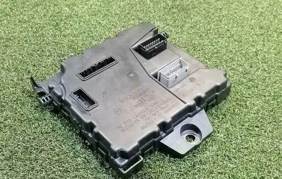 Renault Master III Comfort/convenience module 284B10516R