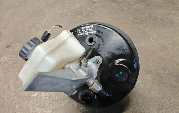 Mercedes-Benz ML W164 Brake booster A1644301430 26785909474 0377189641