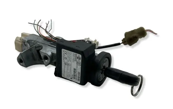 Nissan X-Trail T30 Ignition lock 5WK48042A 28590C9902 2671032209