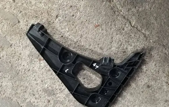 Audi A1 Rear bumper mounting bracket 8X0807377