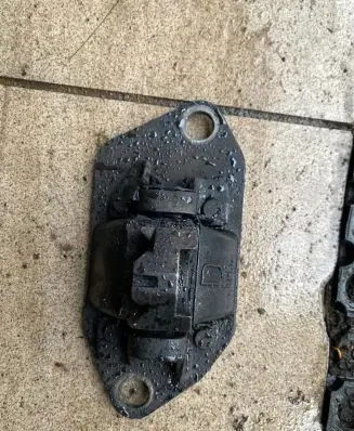Volvo XC90 Engine mount bracket 8624757