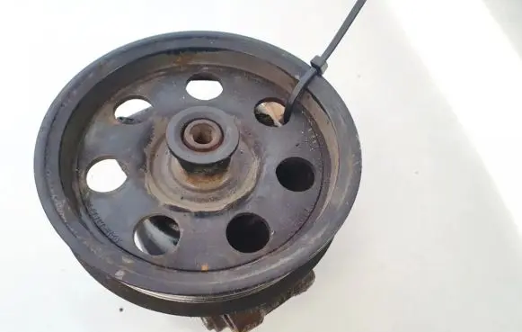 Ford Focus Power steering pump HBDFZ