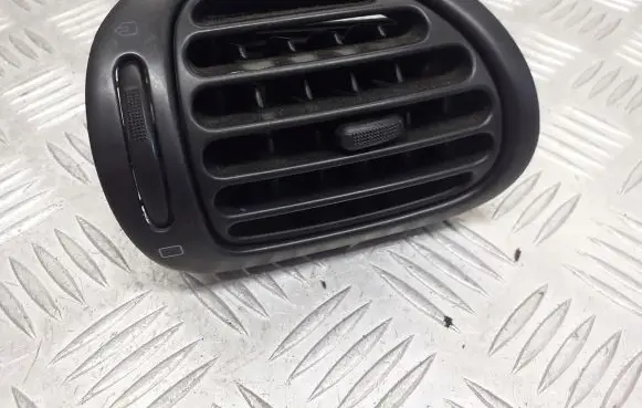 Peugeot 206 Dashboard air vent grill cover trim 9624664377