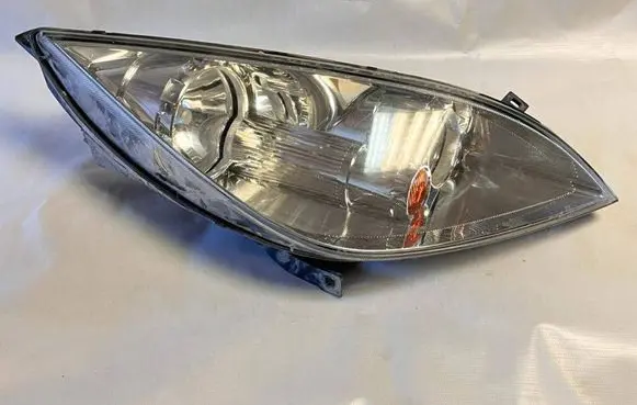 Mitsubishi Colt Headlight/headlamp 0301208202 MR957354