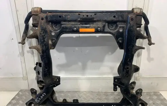 BMW 3 E90 E91 Front subframe 6768812 10119015