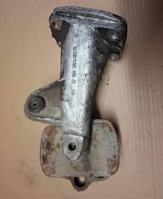Mercedes-Benz 280 450 W116 Engine mounting bracket R1102230804