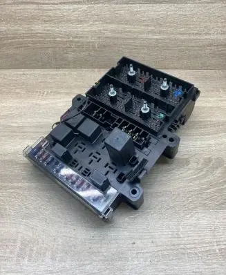 Chrysler Voyager Fuse module P04707994AE 04707994AE
