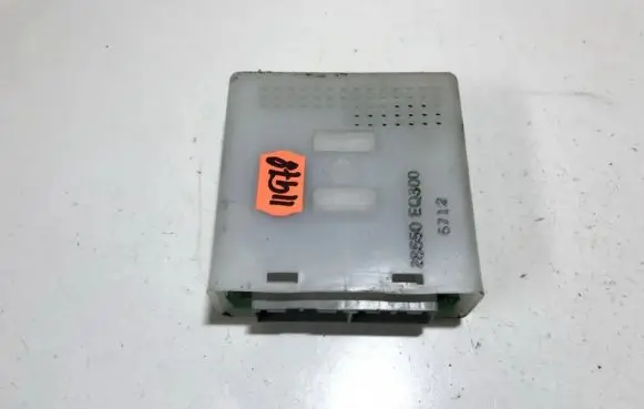 Nissan X-Trail T30 Door control unit/module 28550eq300 6712