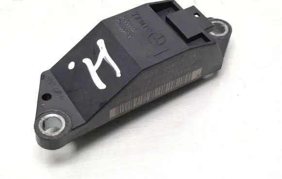 Mercedes-Benz E W211 Airbag deployment crash/impact sensor A0018209326