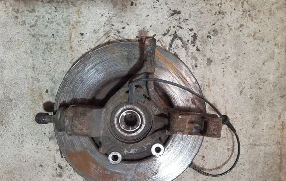 Peugeot 5008 Front wheel hub NOCODE