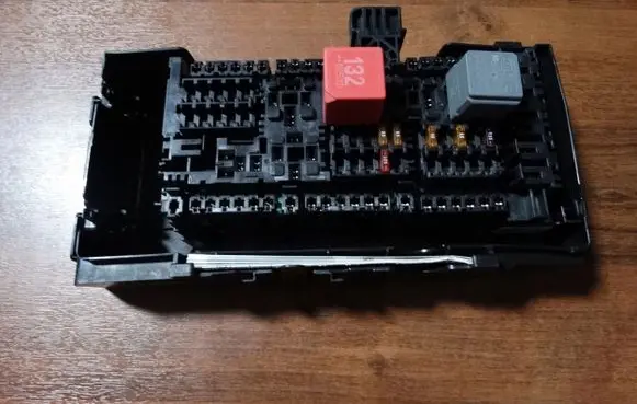Mercedes-Benz GLE W167 Fuse box set A1679063103
