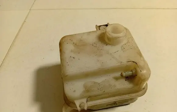 Hyundai ix35 Coolant expansion tank/reservoir 254302S000