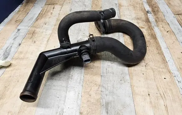 Volkswagen Crafter Engine coolant pipe/hose 076121085A 076121050A 122300302