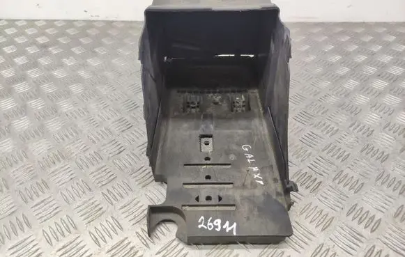 Battery box tray