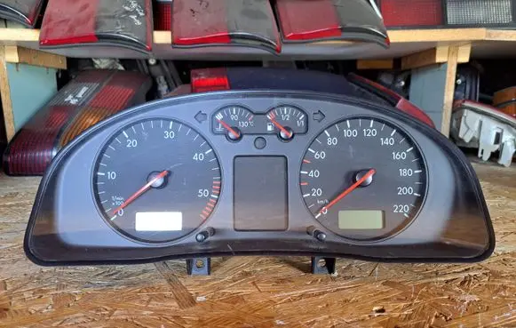 Volkswagen PASSAT B5 Speedometer (instrument cluster) 3B0919861J 110008793023